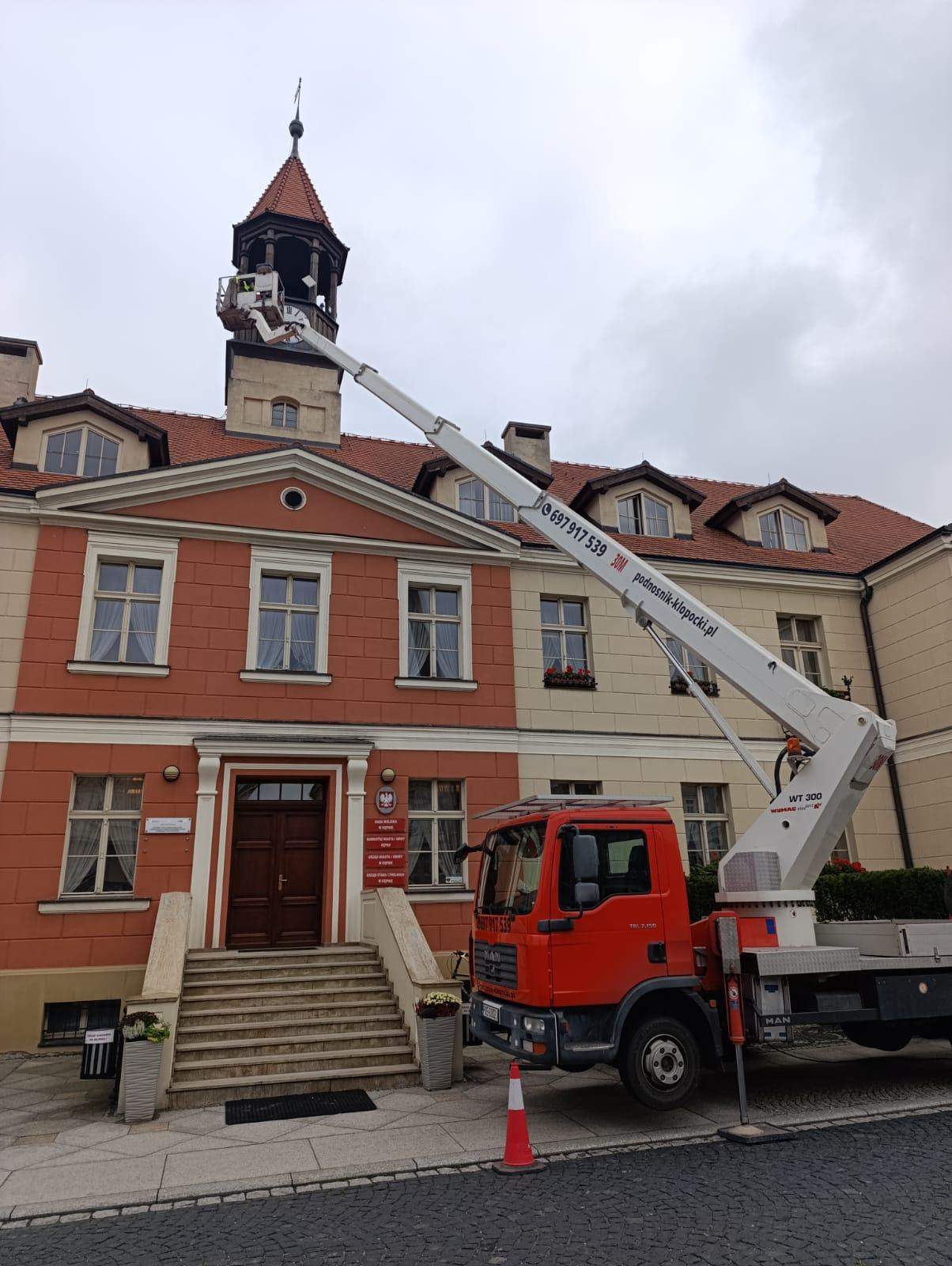 Podnośnik koszowy z operatorem Milicz